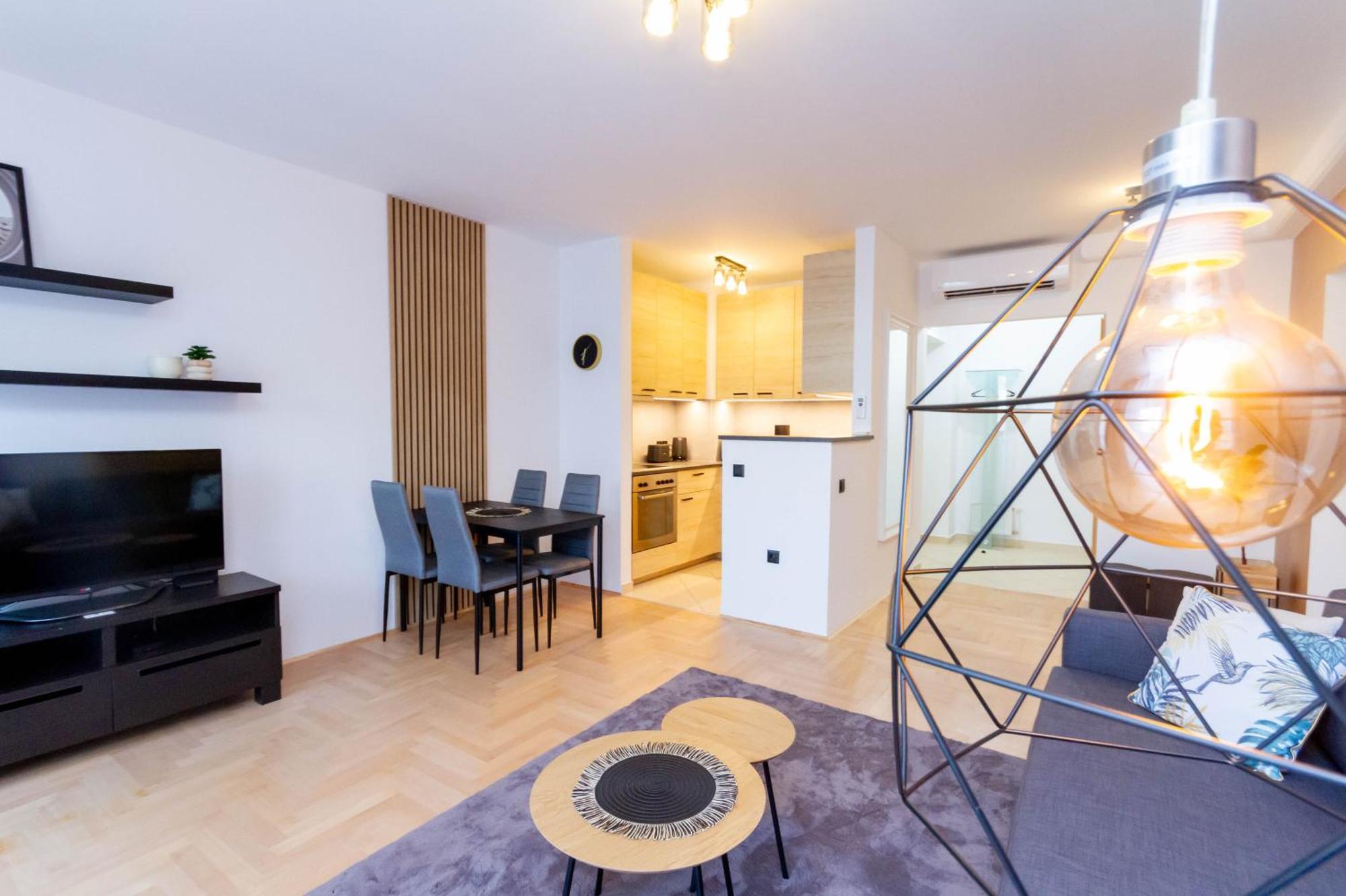 Appartamento Gozsdu White Raven 105 - Free Parking, Terrace *